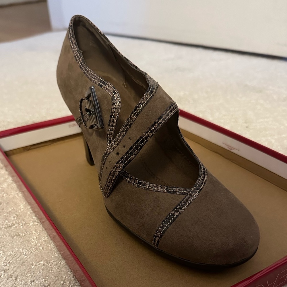 Aerosoles Brown Suede Pump (NEW)